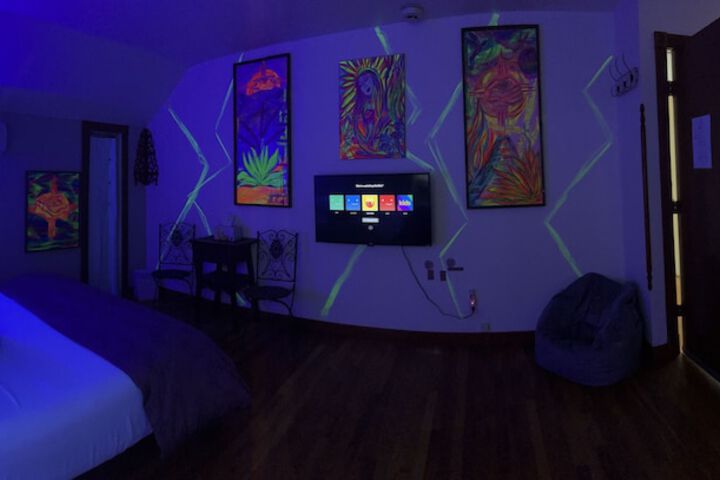Room 80 of 105