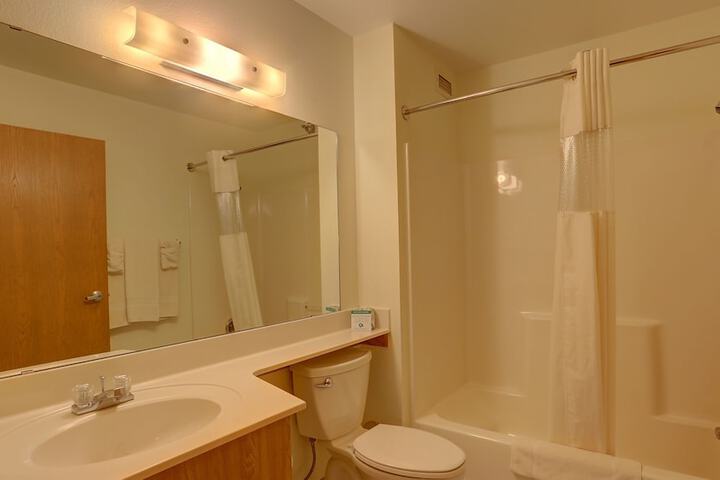 Room 9 of 20