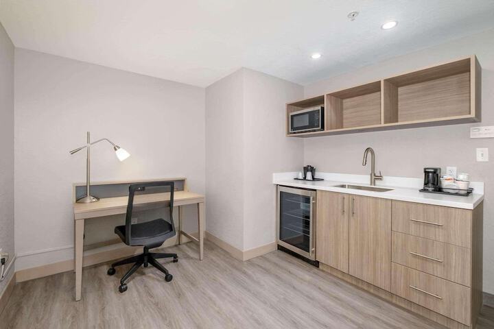 Country Inn & Suites by Radisson Port Canaveral, FL