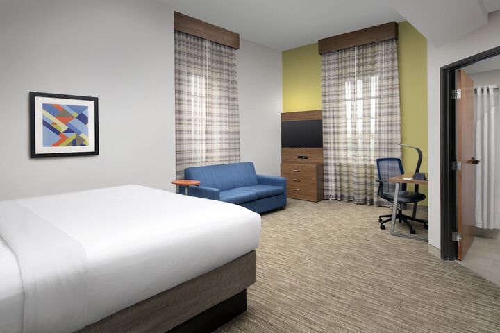 Room 12 of 37