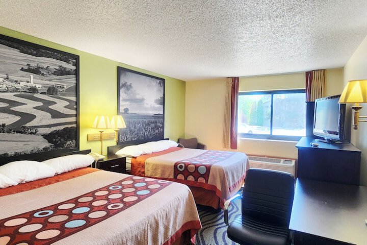 Room 8 of 19