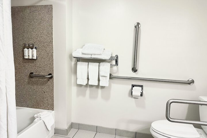 Room 53 of 80