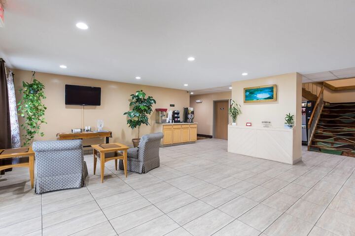 Econo Lodge Painted Post - Corning