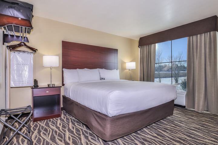 Cobblestone Hotel & Suites - Rhinelander