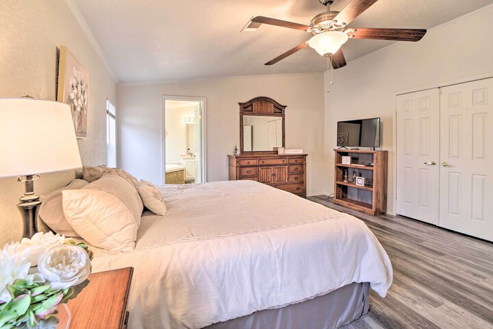 Eufaula Escape w / Deck - Steps to Lake!