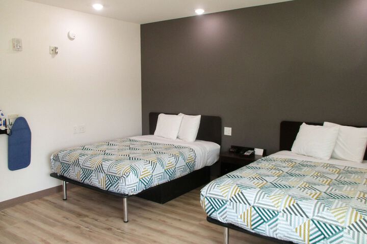 Room 25 of 29