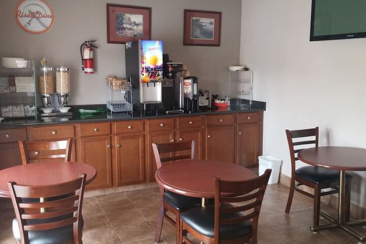 Breakfast/Coffee Service 45 of 52