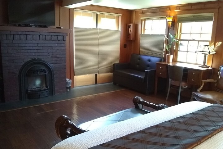 Room 20 of 147