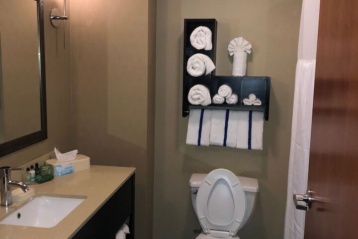 Room 27 of 54