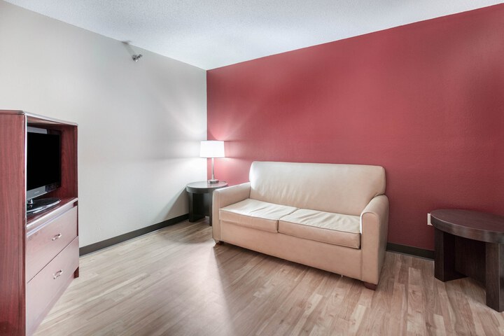 Room 28 of 38