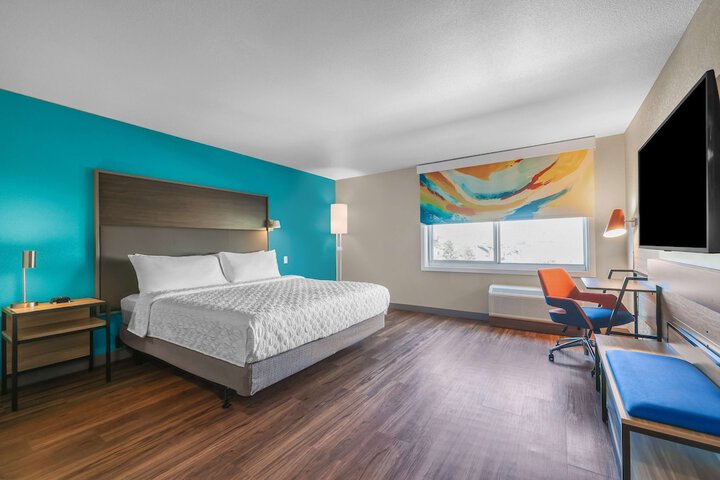 Room 33 of 41
