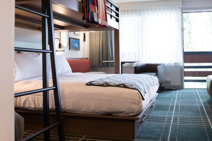 Room 4 of 30
