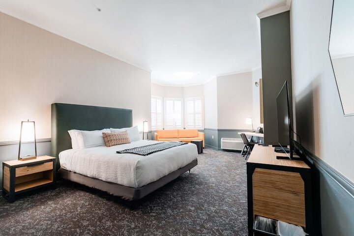Room 18 of 49