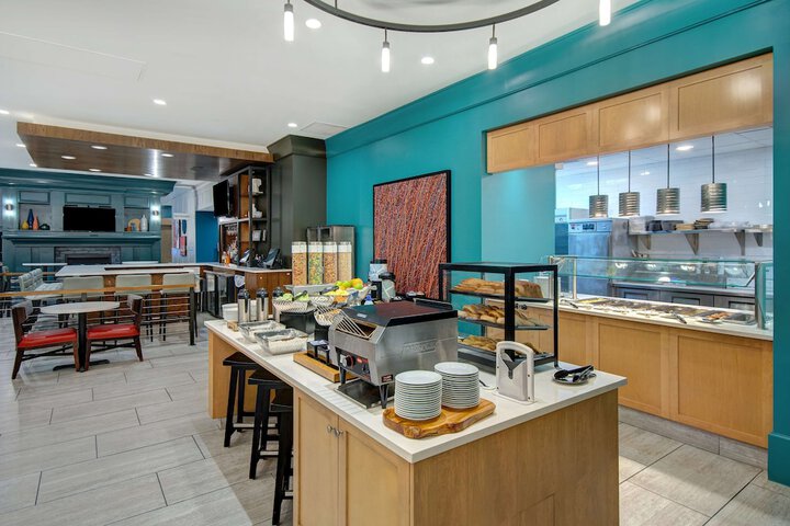 Breakfast/Coffee Service 92 of 104