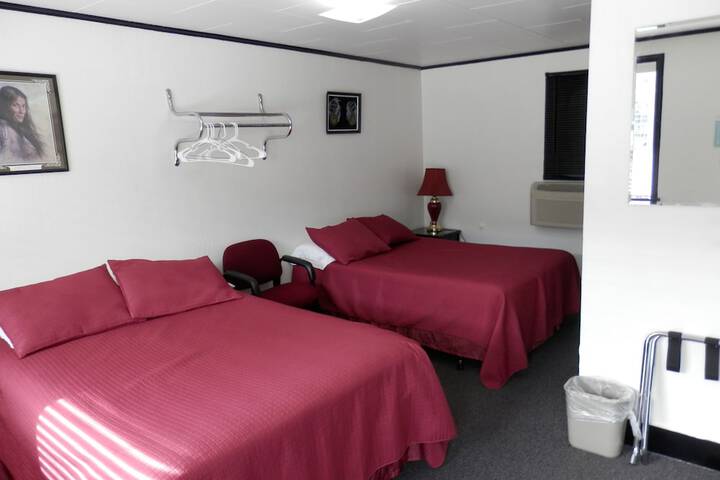 Trail Motel
