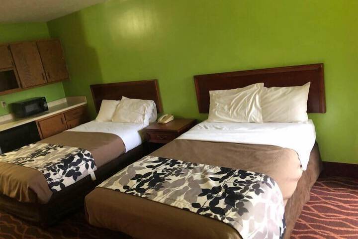 Room 7 of 8
