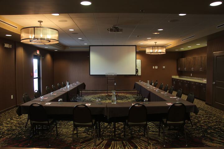 Teddys Residential Suites Watford City