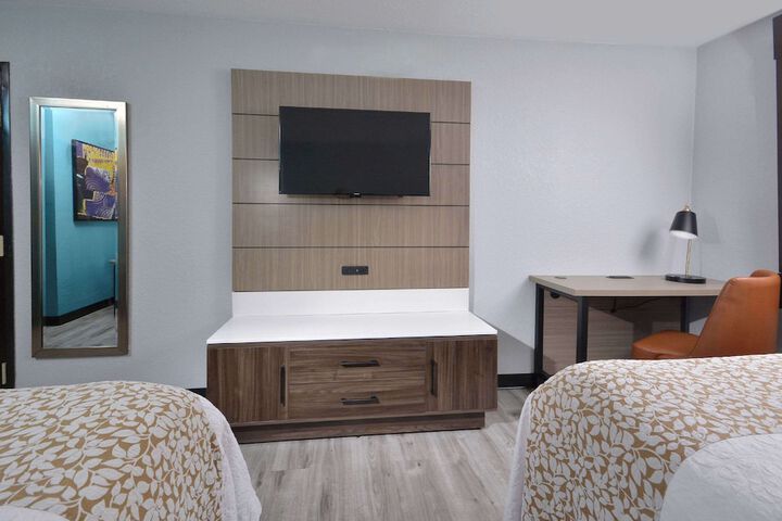Room 51 of 118