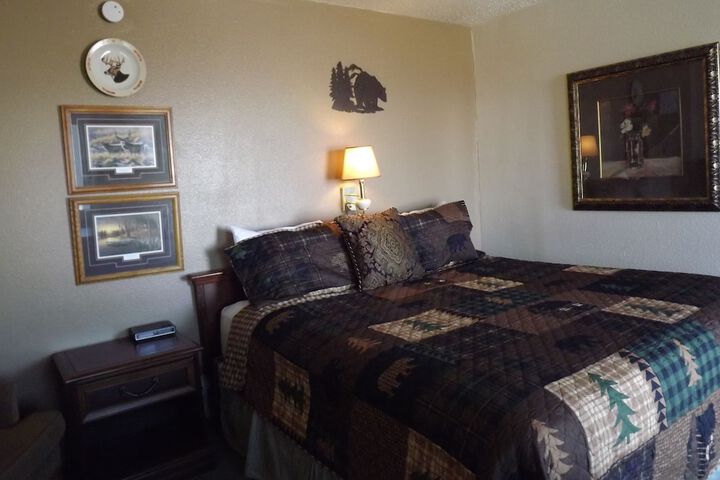 Room 44 of 175