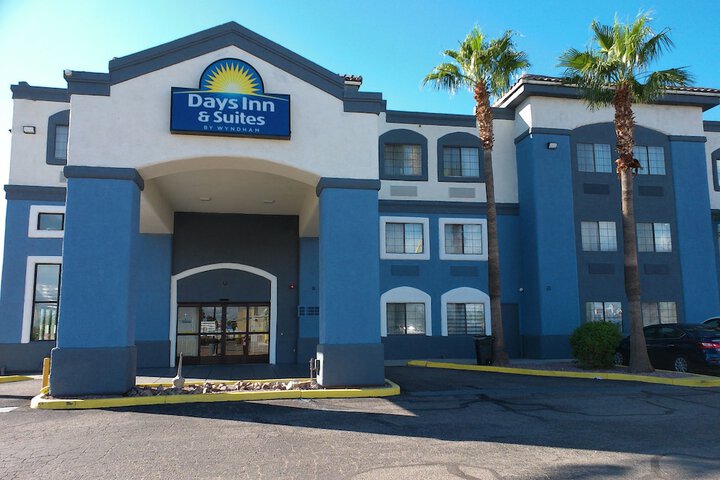 Hotel 4 of 143