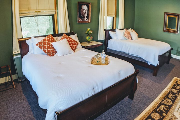Room 27 of 37
