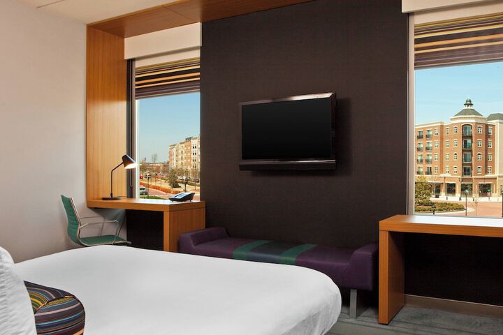 Room 8 of 25