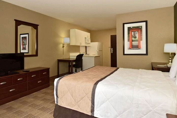 Room 8 of 27