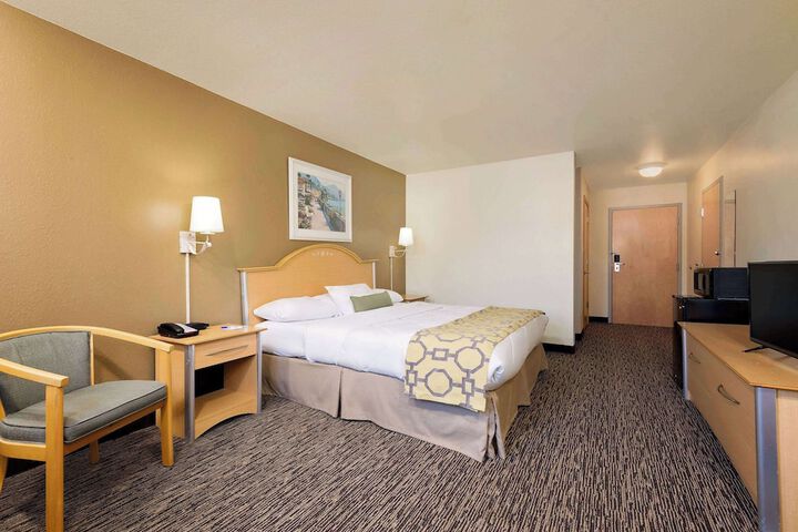 Baymont by Wyndham Lawrenceburg