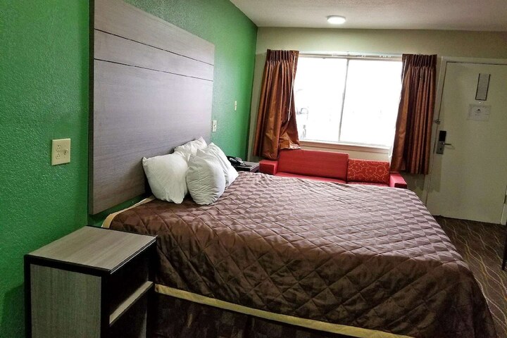 Room 15 of 21