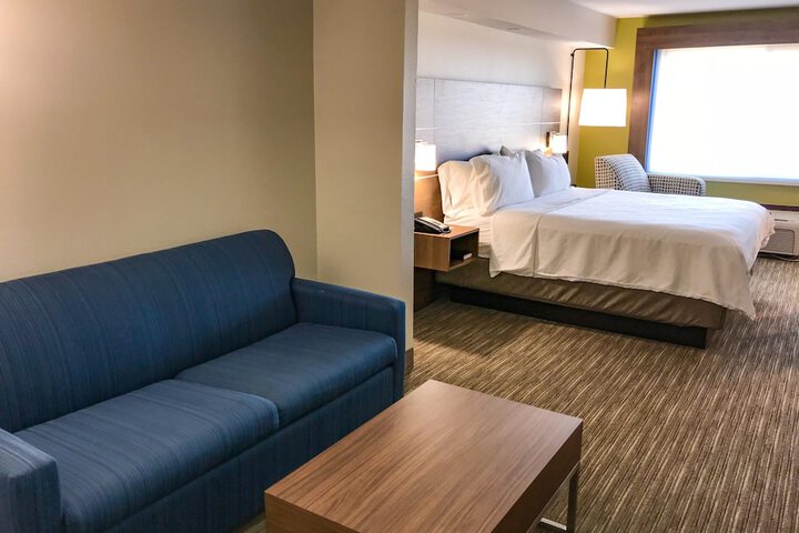 Room 18 of 36