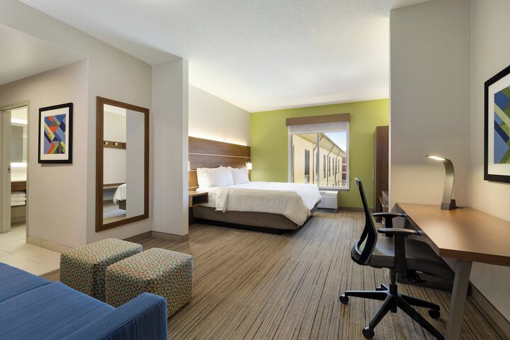 Holiday Inn Express Hotel and Suites of Opelika / Auburn by IHG