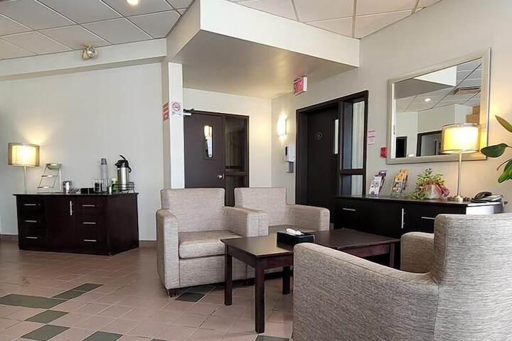 Quality Hotel & Suites