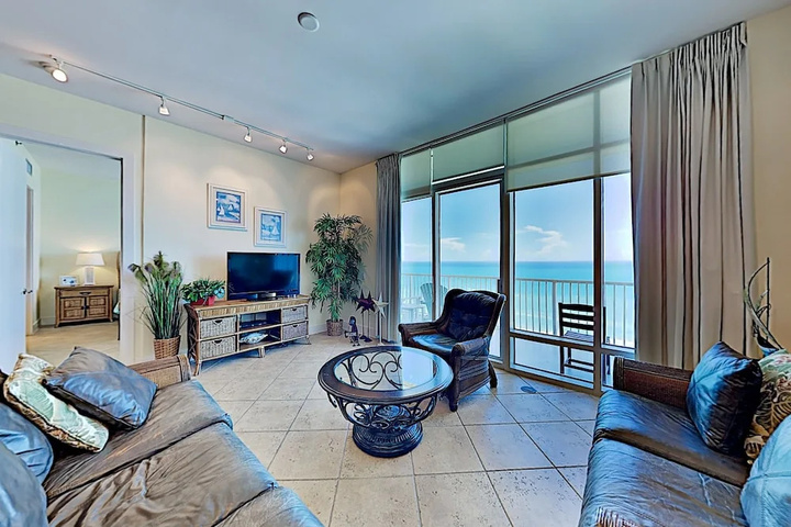 Opulent Beachfront W / Pools Spa & Theater 3 Bedroom Condo
