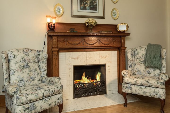 Honeybee Inn Bed & Breakfast