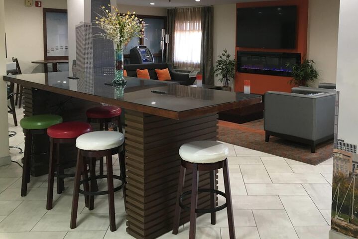 Baymont by Wyndham Waterford / Burlington WI