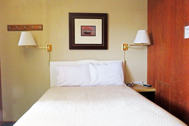 Room 17 of 50