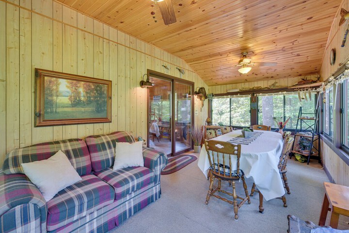 Grill & Fire Pit: Waterfront Cameron Retreat!