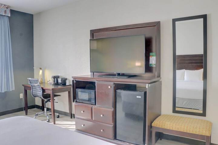 Quality Inn & Suites Roswell North