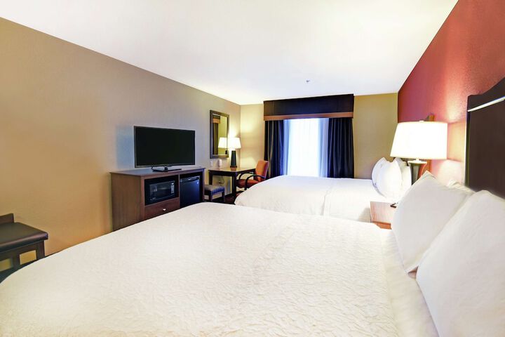 Hampton Inn & Suites Milwaukee / Franklin