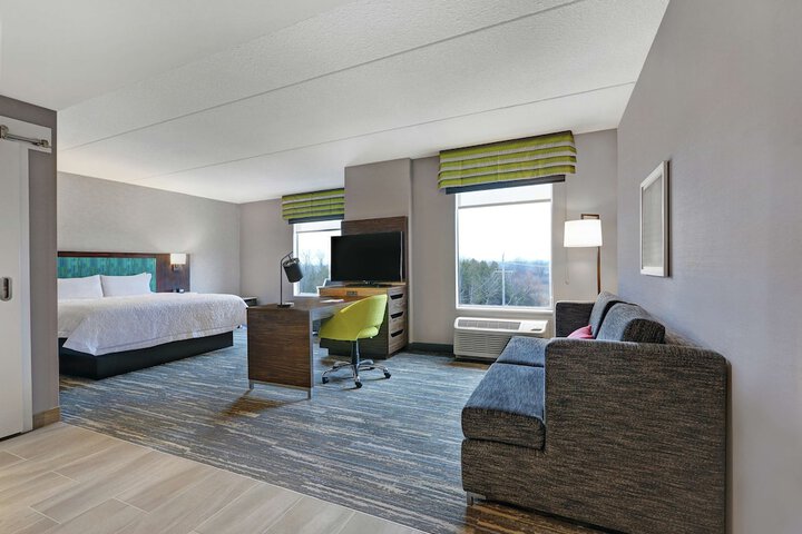 Room 17 of 36