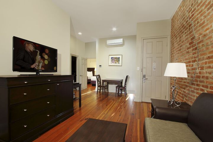 Room 30 of 47