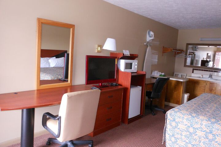Room 12 of 24