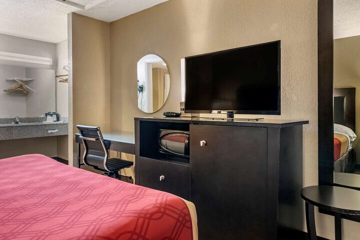 Room 18 of 23
