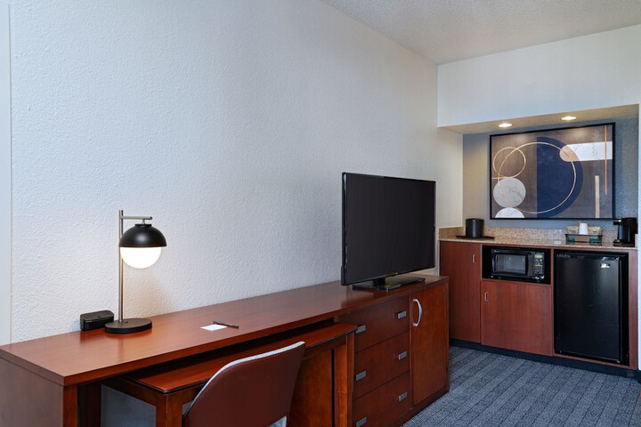 Courtyard by Marriott Fort Worth University Drive