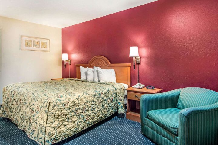Room 15 of 23