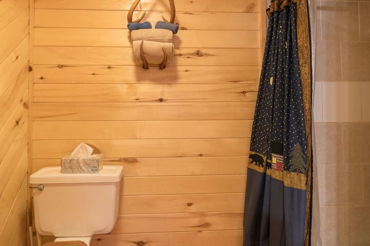 Upper Canyon Inn & Cabins