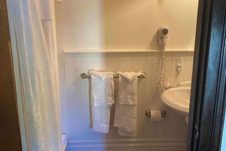 Room 21 of 44