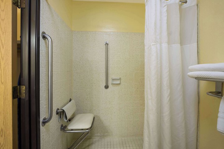 Room 10 of 31