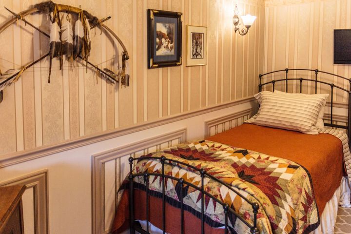 Room 167 of 223