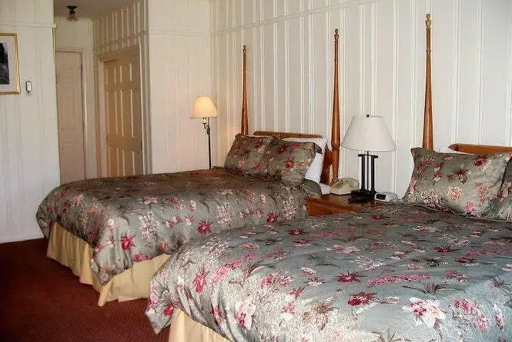 INN AT THE BEECHES